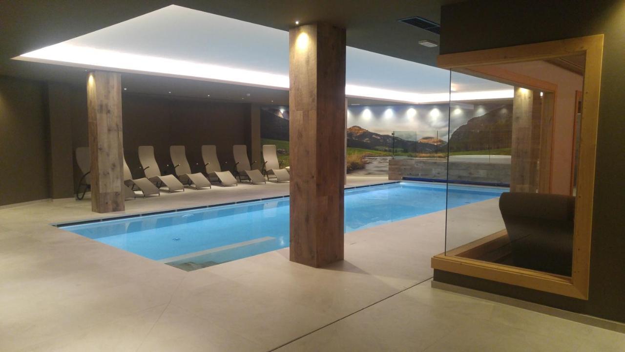 Hotel Flora Alpina Campitello di Fassa Bagian luar foto