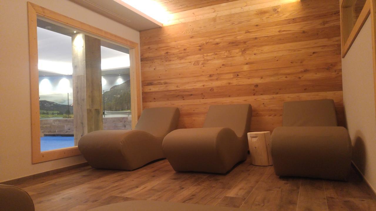 Hotel Flora Alpina Campitello di Fassa Bagian luar foto